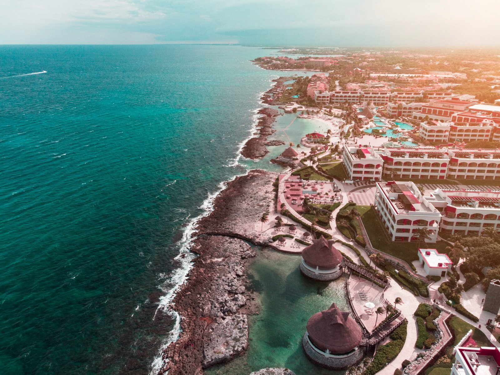 Beneficios de invertir en la Riviera Maya y su crecimiento turístico y inmobiliario
